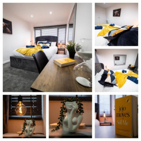 Luxury Seaside Haven- Coastal Comfort, Free Parking